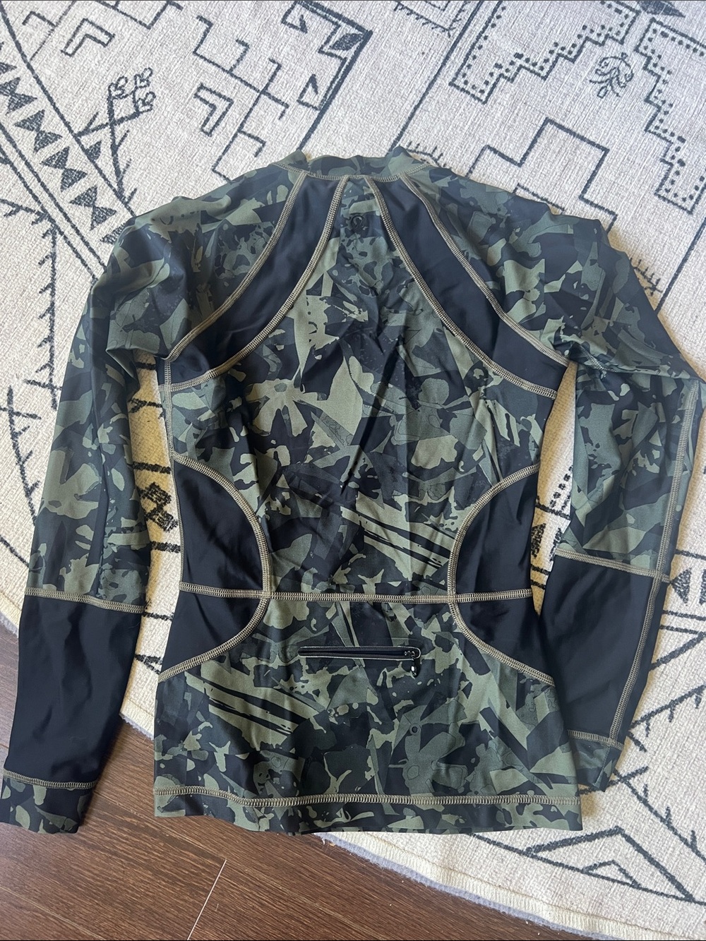 Lululemon rash guard- camo US2